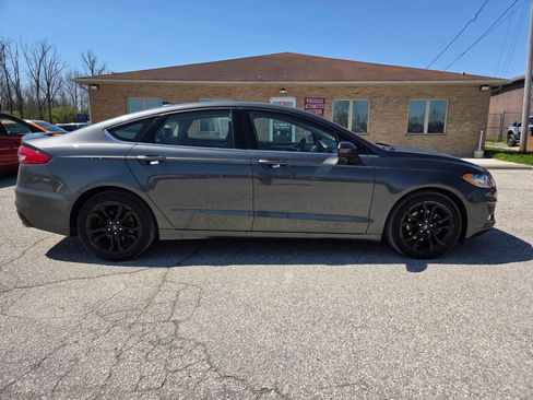 Used 2019 Ford Fusion SE w/ Equipment Group 151A image 4