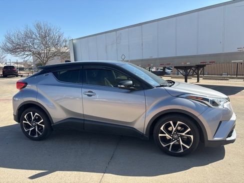 Used 2019 Toyota C-HR Limited image 4