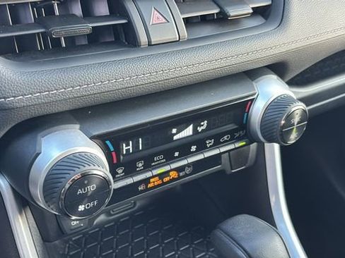 Used 2025 Toyota RAV4 LE AWD/4WD image 20