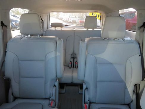 Used 2019 GMC Acadia SLT w/ LPO, Floor Liner Package image 26