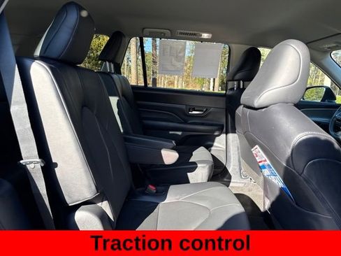 Used 2024 Toyota Grand Highlander XLE image 25