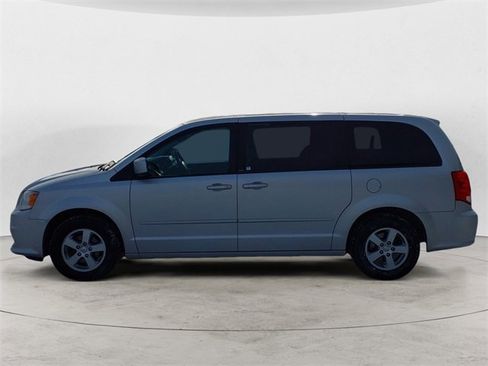 Used 2012 Dodge Grand Caravan SE image 2