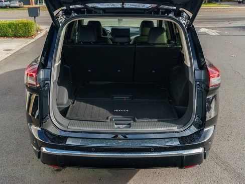 New 2026 Nissan Rogue Platinum image 8