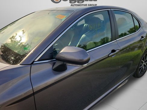 Used 2023 Toyota Camry SE FWD image 12