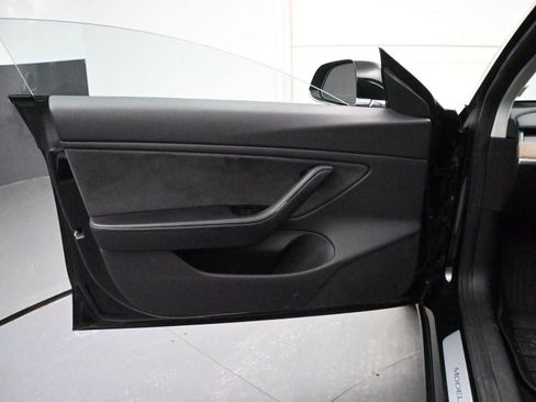 Used 2019 Tesla Model 3 Mid Range image 7