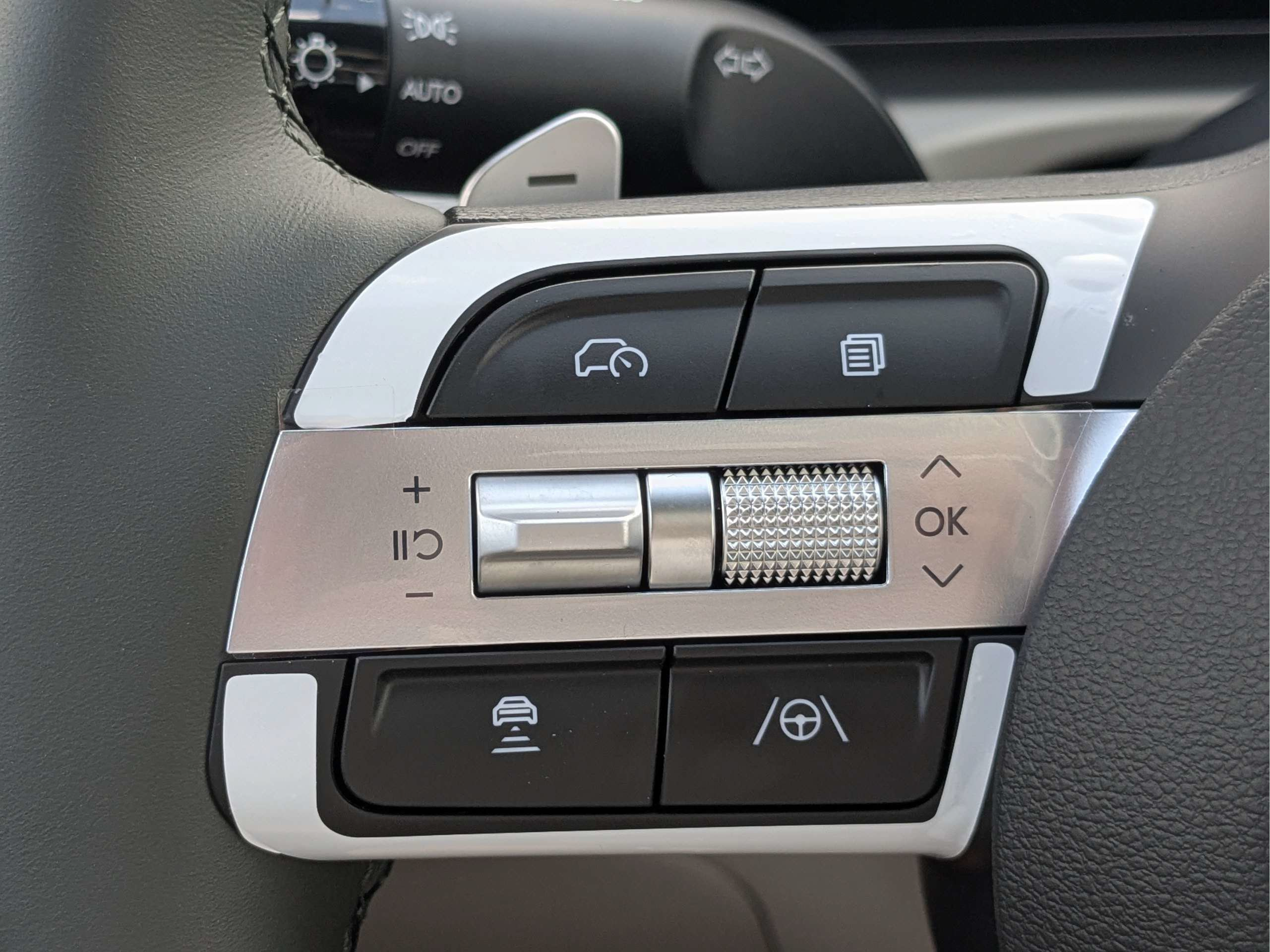 New 2026 Hyundai Tucson Limited FWD image 30