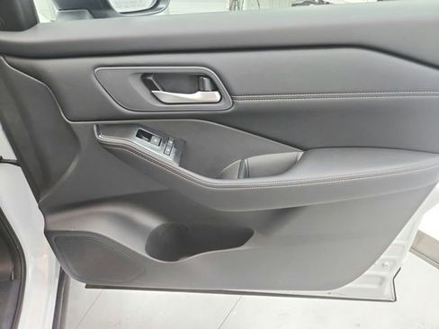Used 2025 Nissan Rogue SV w/ SV Premium Package FWD image 36