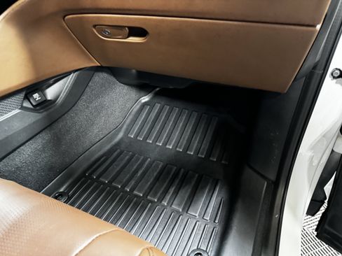 Certified 2025 Acura MDX FWD w/ Technology Package image 36