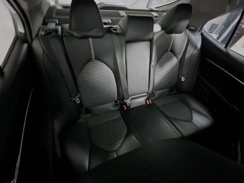 Used 2022 Toyota Camry SE image 33