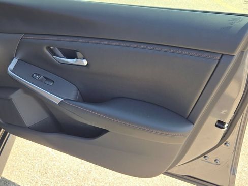Used 2023 Nissan Sentra SR FWD image 7