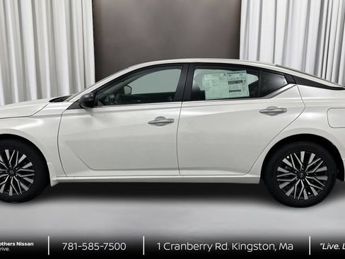 Certified 2024 Nissan Altima 2.5 SV AWD/4WD image 8