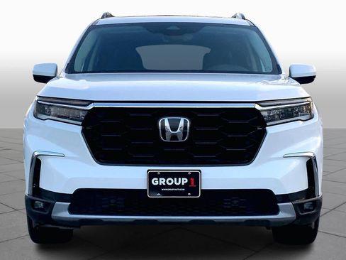 Used 2023 Honda Pilot Touring image 4