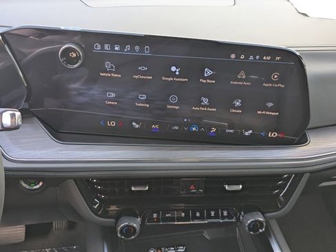 New 2026 Chevrolet Suburban Z71 image 12