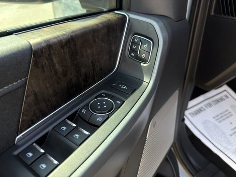 Used 2024 Ford F250 Lariat w/ Lariat Ultimate Package AWD/4WD image 24
