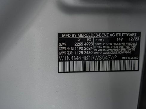 Certified 2024 Mercedes-Benz GLB 250 4MATIC w/ Winter Heating Package image 39