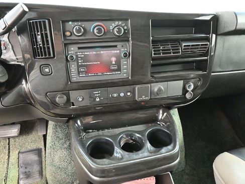 Used 2017 GMC Savana 2500 RWD image 23