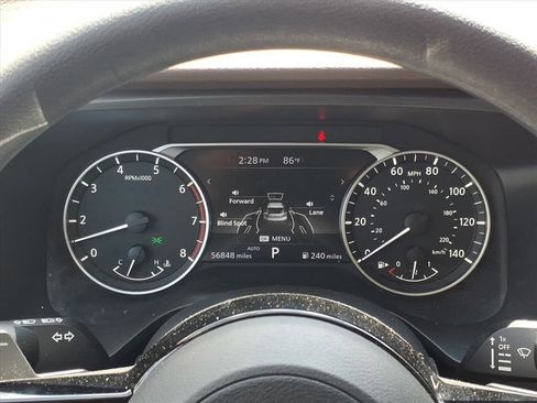 Used 2023 Nissan Rogue SV image 15