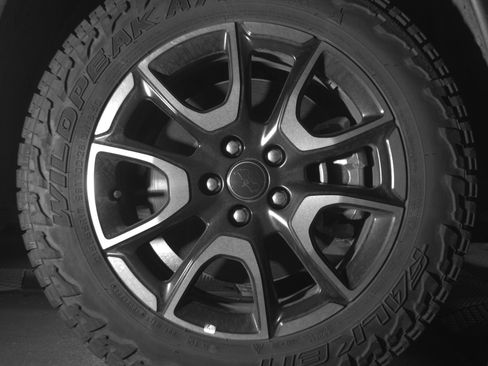 Used 2025 Jeep Compass Trailhawk AWD/4WD image 13