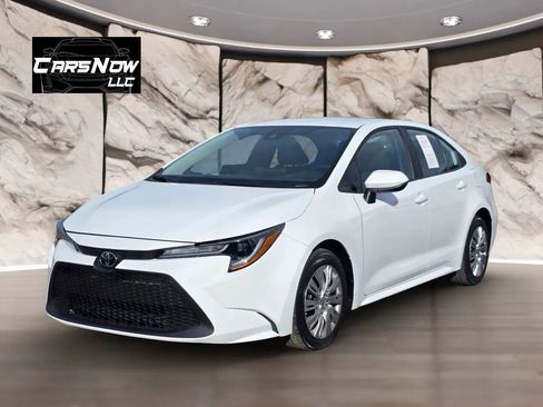 Used 2022 Toyota Corolla LE image 3
