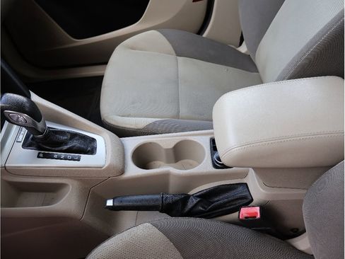 Used 2012 Ford Focus SE image 22