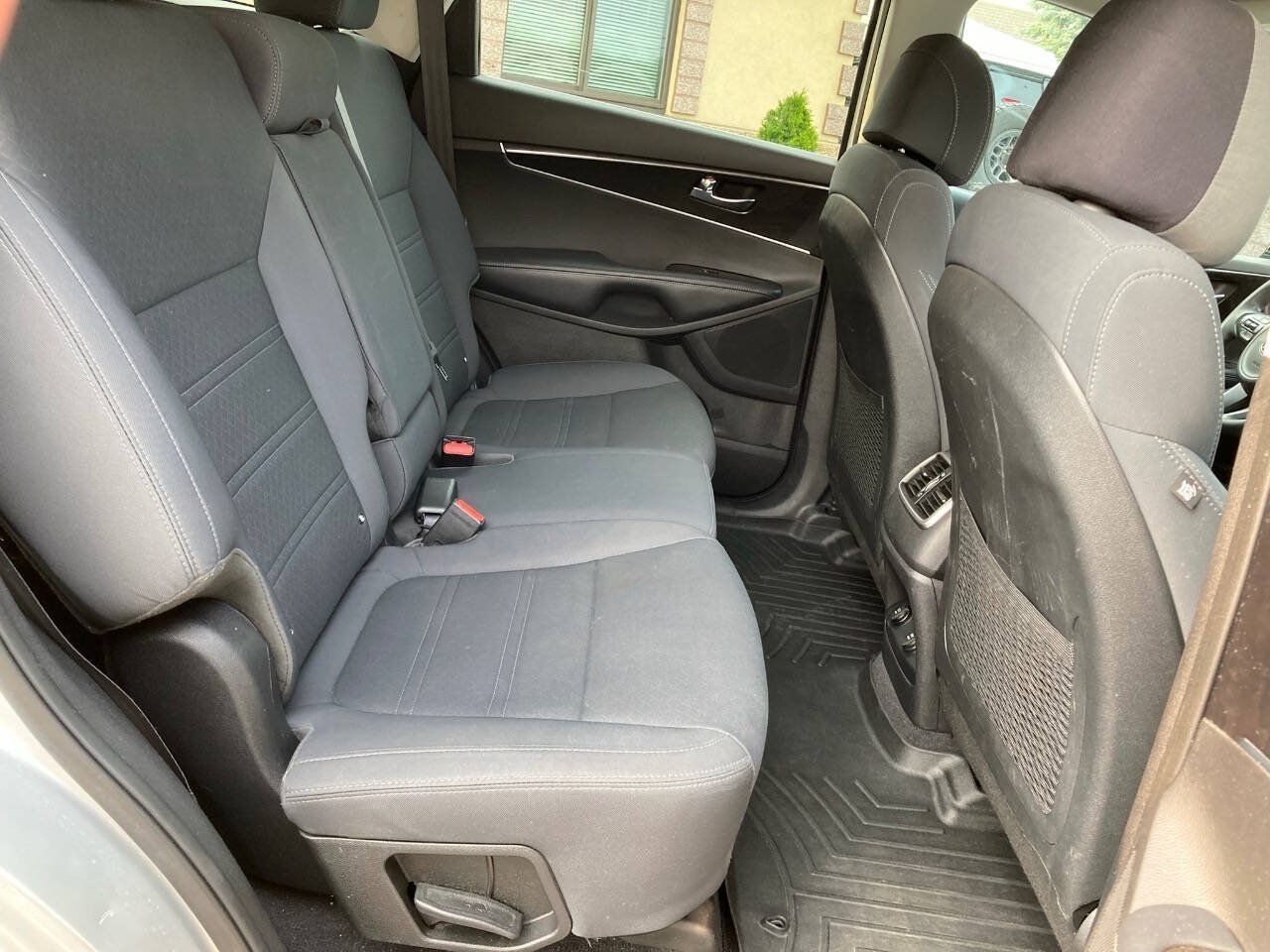 Used 2017 Kia Sorento AWD image 9