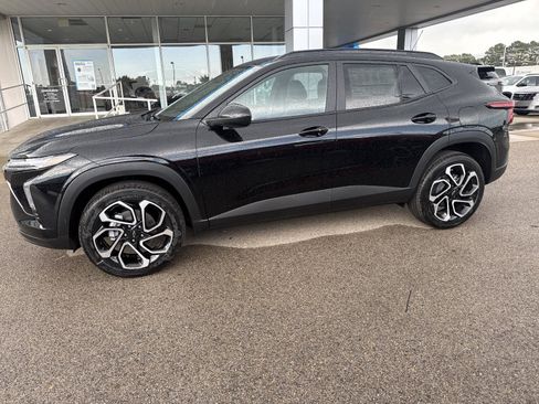 New 2026 Chevrolet Trax RS w/ Driver Confidence Package FWD image 2