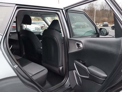 Certified 2023 Kia Soul LX w/ LX Technology Package image 30