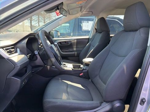 Used 2021 Toyota RAV4 LE image 21