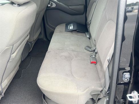 Used 2021 Nissan Frontier SV AWD/4WD image 3