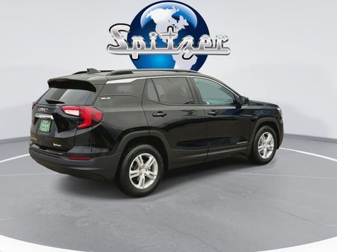 Used 2023 GMC Terrain SLE w/ Driver Convenience Package image 9