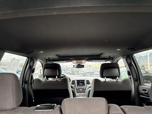 Used 2018 Jeep Grand Cherokee Laredo image 27