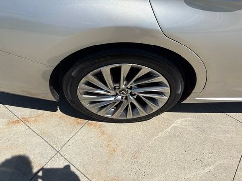 Used 2020 Lexus ES 350 w/ Luxury Package FWD image 9