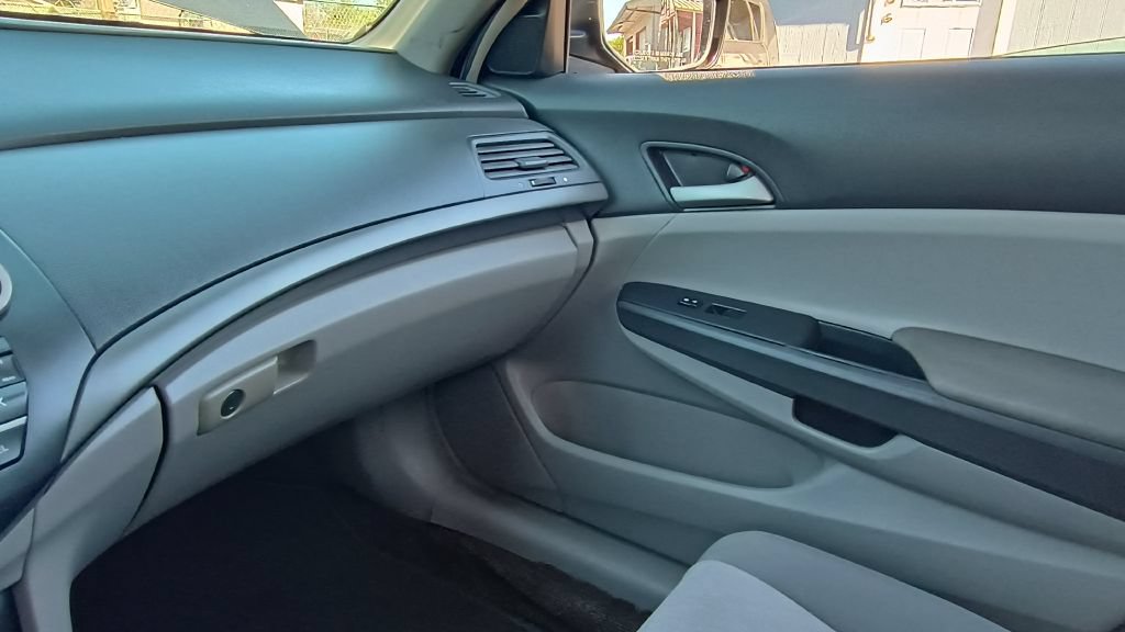 Used 2009 Honda Accord LX image 32