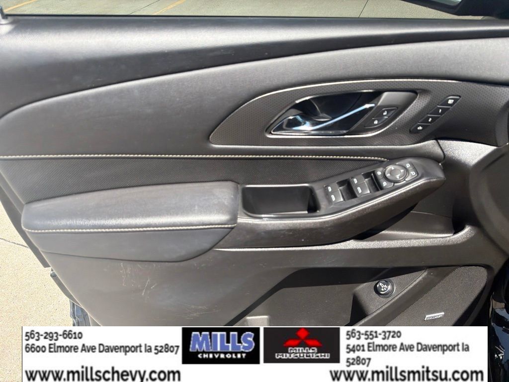 Used 2023 Chevrolet Traverse Premier w/ Redline Edition AWD/4WD image 12