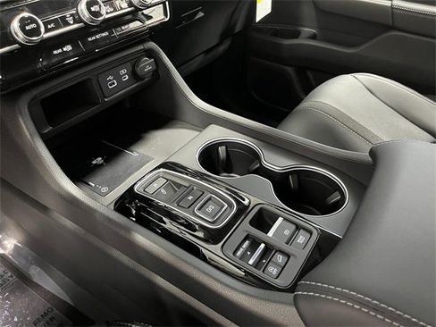 New 2025 Honda Pilot Touring image 23