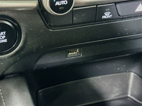 Used 2021 MAZDA MAZDA3 s image 28