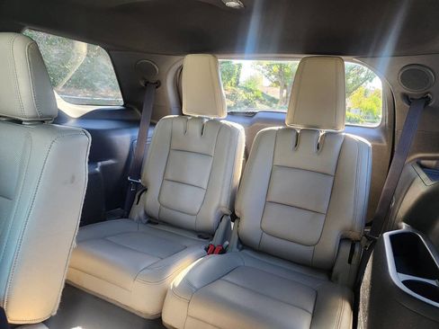 Used 2013 Ford Explorer Limited image 41