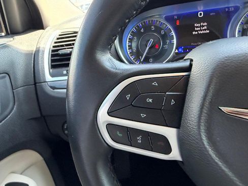 Used 2022 Chrysler 300 Touring w/ Sport Appearance Package RWD image 11