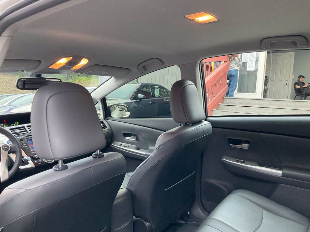 Used 2012 Toyota Prius V Five FWD image 31