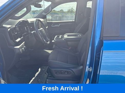 Used 2022 Chevrolet Silverado 1500 RST RWD image 2