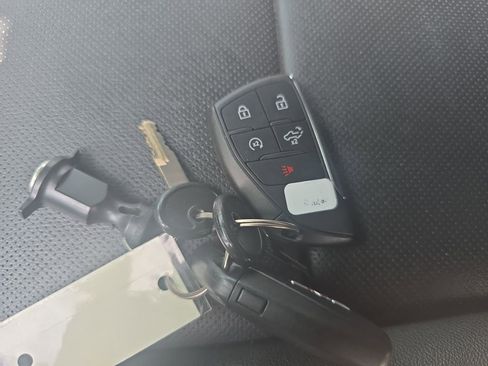 Used 2024 GMC Sierra 1500 SLT w/ SLT Premium Plus Package image 39