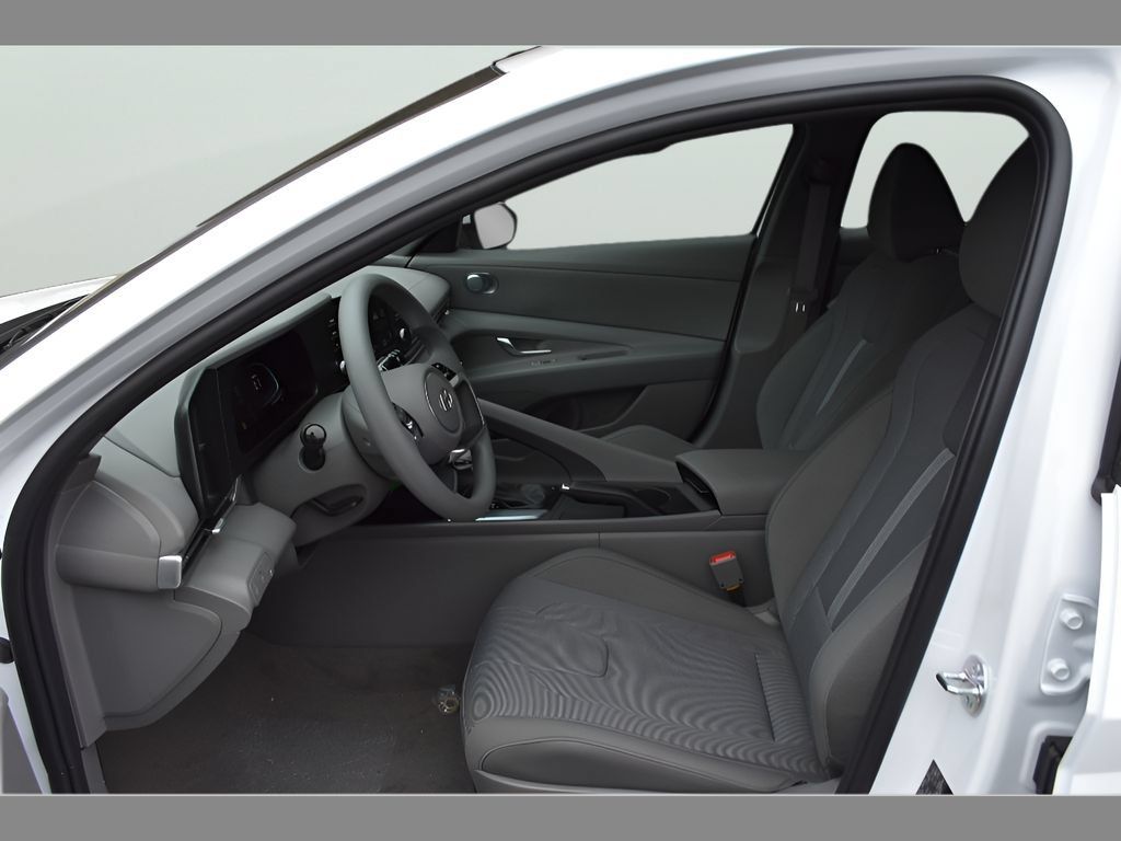 New 2026 Hyundai Elantra SE FWD image 10