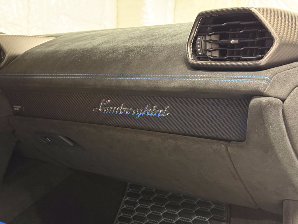 Used 2021 Lamborghini Huracan STO RWD image 19