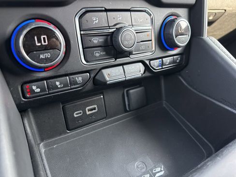 Used 2023 Chevrolet Suburban Premier image 24