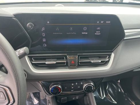 Used 2025 Chevrolet TrailBlazer LT image 24