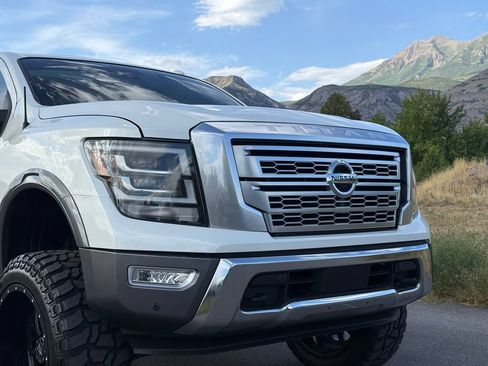 Used 2021 Nissan Titan Platinum Reserve w/ Moonroof Package AWD/4WD image 16