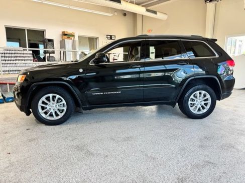 Used 2014 Jeep Grand Cherokee Laredo w/ 18" Wheel & 8.4" Radio Group AWD/4WD image 34
