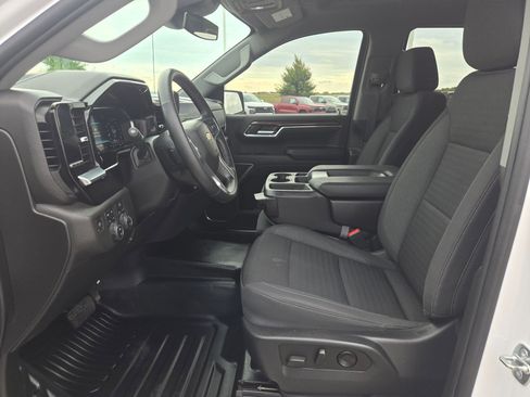Used 2023 Chevrolet Silverado 1500 LT w/ Z71 Off-Road Package AWD/4WD image 9
