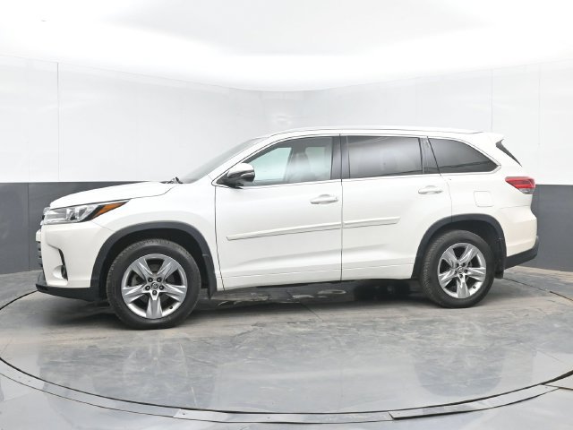 Used 2017 Toyota Highlander Limited AWD/4WD image 6