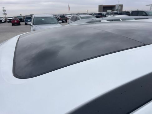 Used 2025 Nissan Pathfinder Platinum w/ Cargo Package image 5